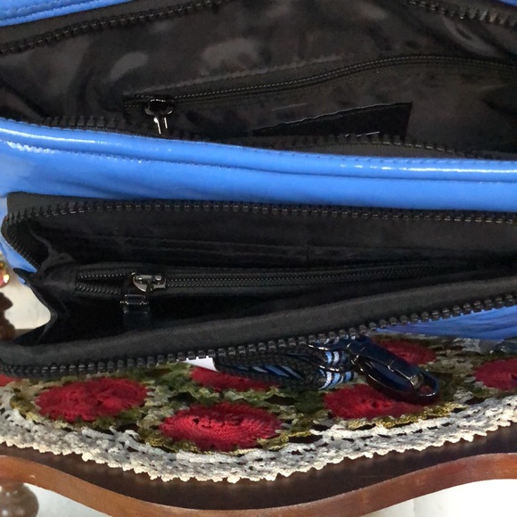 NWT THINK ROYLN Bank Street XL Crossbody w/ Matching Pouch & Fashion Strap - Picture 6 of 9